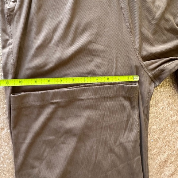 Vuori Pose Henley Jumpsuit XL Brown Stretch Moisture Wicking Ribbed Drawstring - Picture 16 of 16